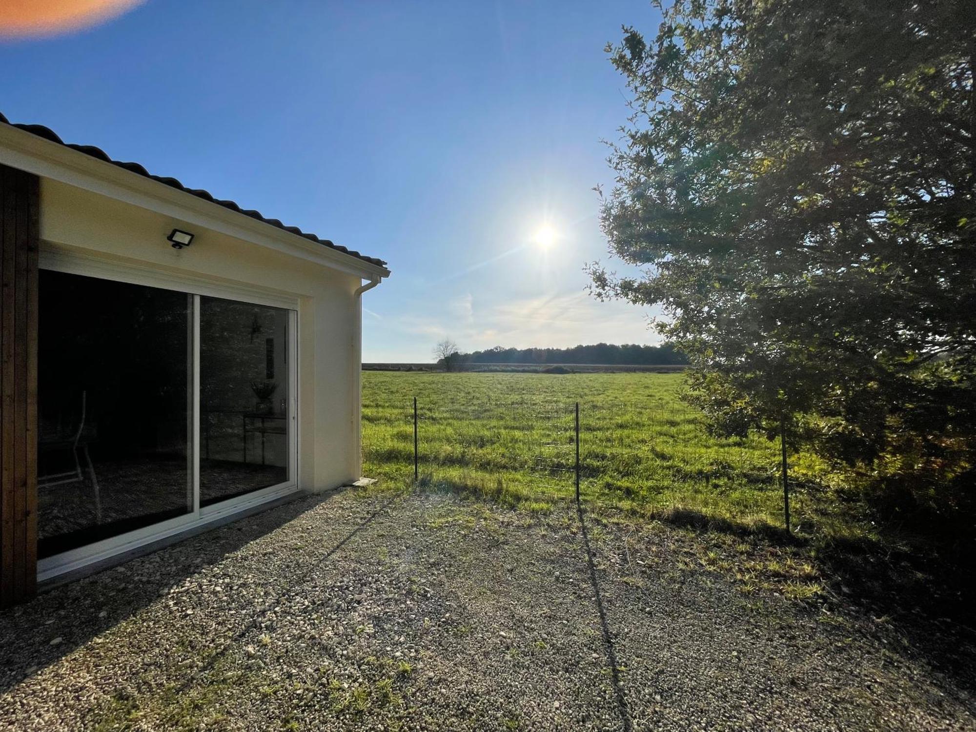 Villa Maison Avec Grand Espace En Hauteur Saint-Georges-des-Côteaux Exterior foto